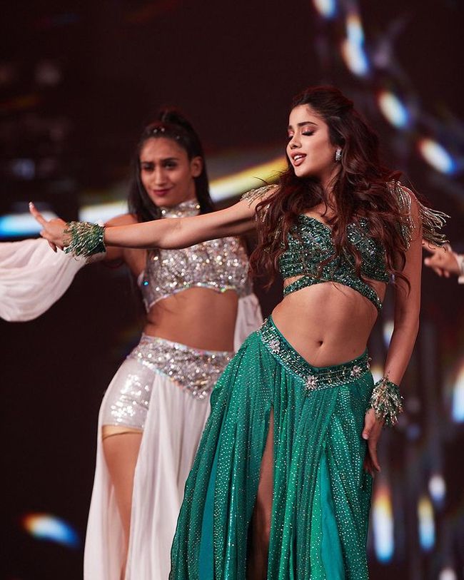Glamorous Pictures Of Janhvi Kapoor On Stage